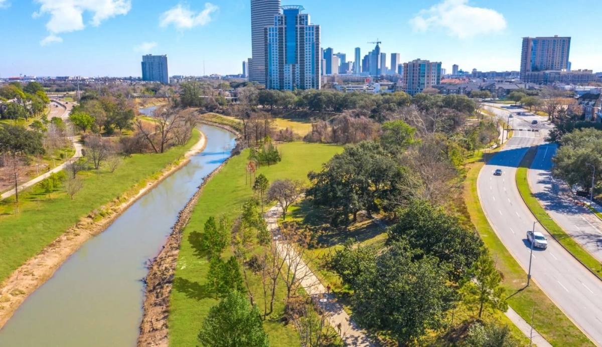 Apartment for rent at 3636 W Dallas St, Houston, TX 77019