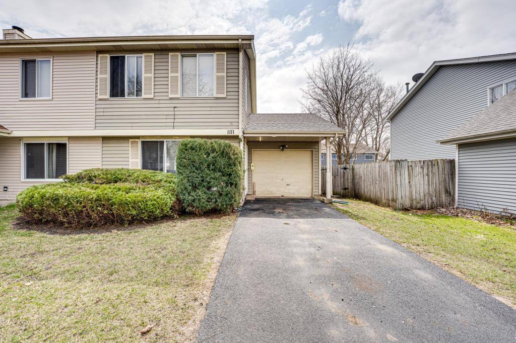 Apartment for rent at 1111 Brunswick, Aurora, IL 60504