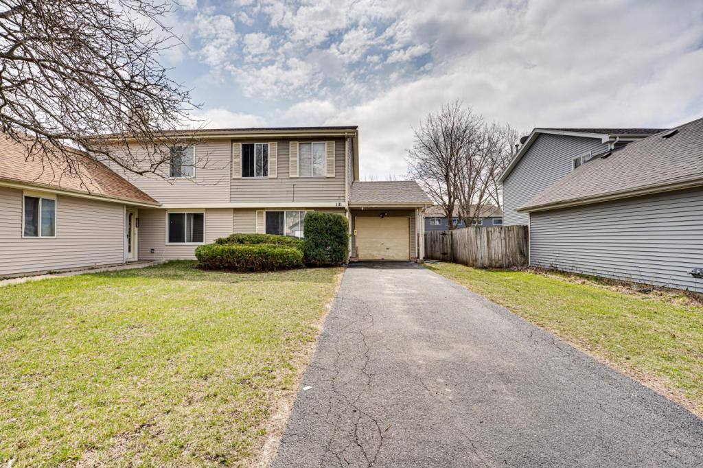 Apartment for rent at 1111 Brunswick, Aurora, IL 60504