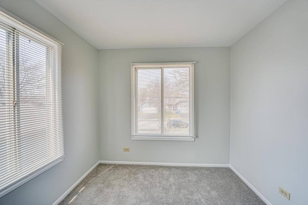 Apartment for rent at 1111 Brunswick, Aurora, IL 60504