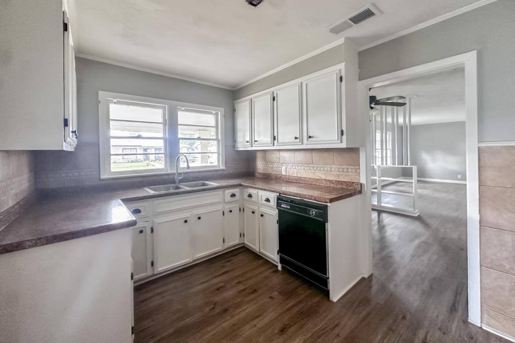 House for rent at 3601 1st Ave, Lake Charles, LA 70607