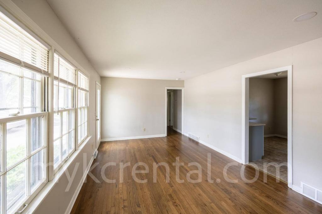 House for rent at 9108 W 95th St, Overland Park, KS 66212
