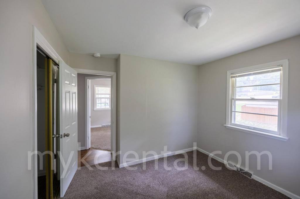 House for rent at 9108 W 95th St, Overland Park, KS 66212