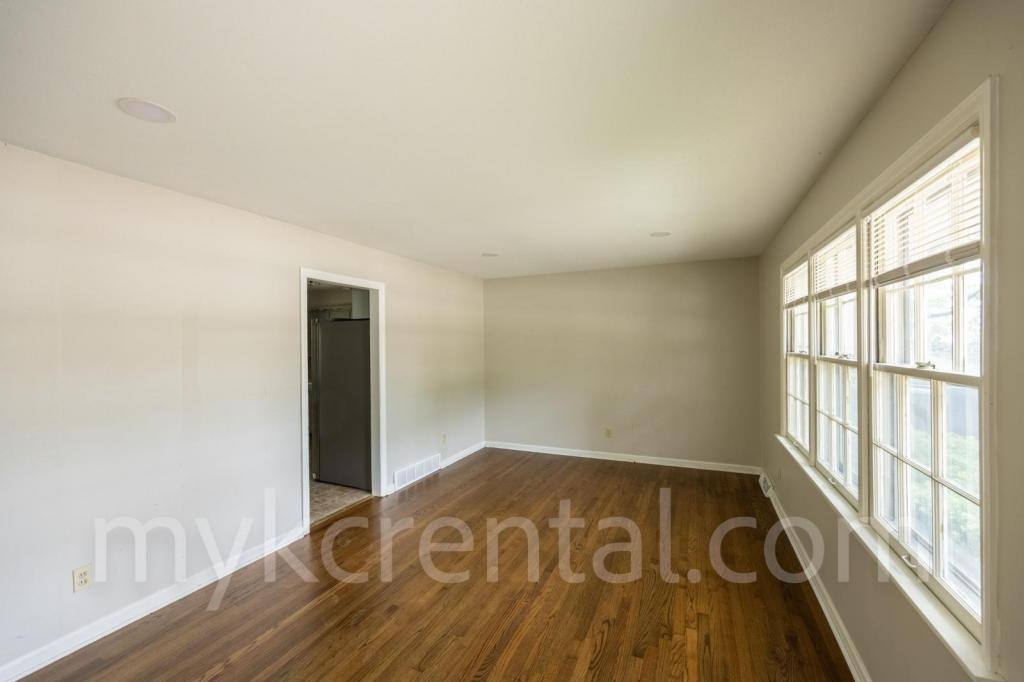 House for rent at 9108 W 95th St, Overland Park, KS 66212