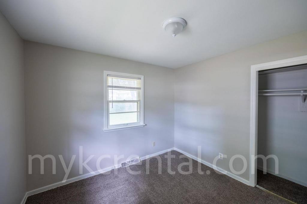 House for rent at 9108 W 95th St, Overland Park, KS 66212