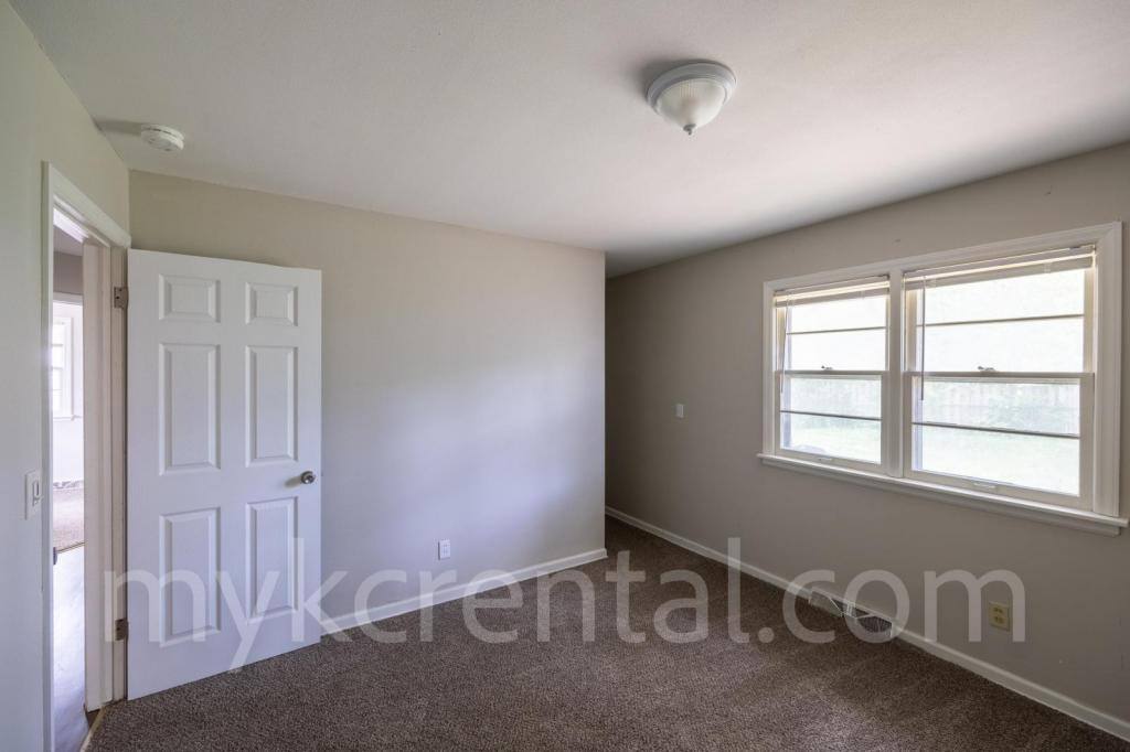 House for rent at 9108 W 95th St, Overland Park, KS 66212