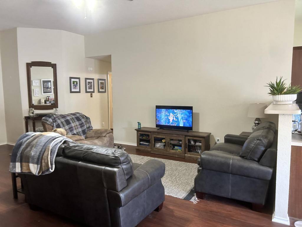 House for rent at 140 Calcite Lane, Jarrell, TX 76537