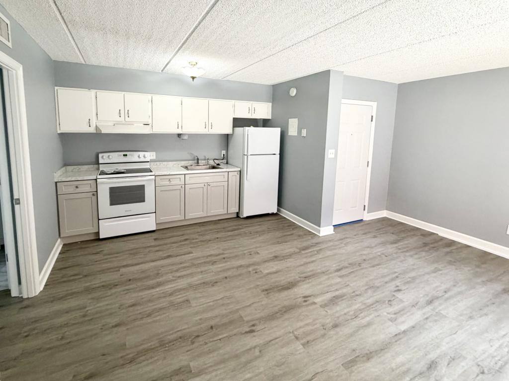Condo for rent at 8360 12th St N #D, Saint Petersburg, FL 33702
