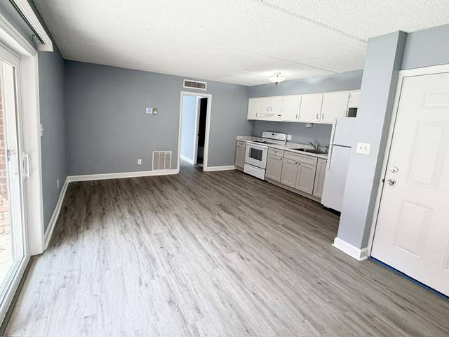Condo for rent at 8360 12th St N #D, Saint Petersburg, FL 33702