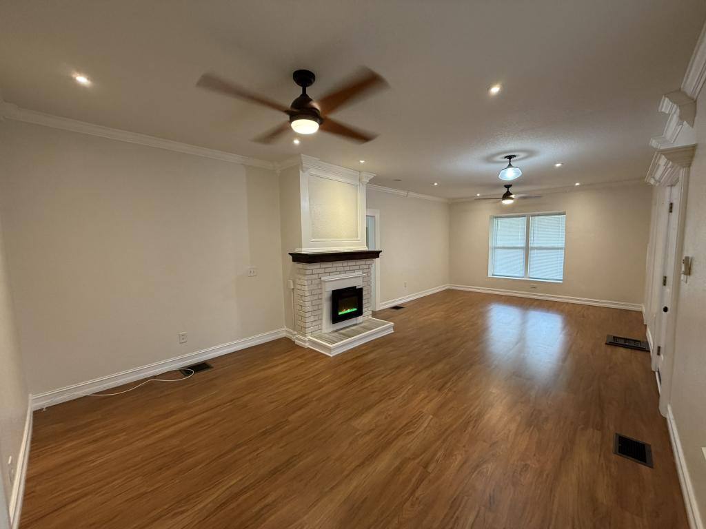 Apartment for rent at 903 E New York Ave, Deland, FL 32724