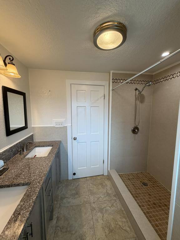Apartment for rent at 903 E New York Ave, Deland, FL 32724