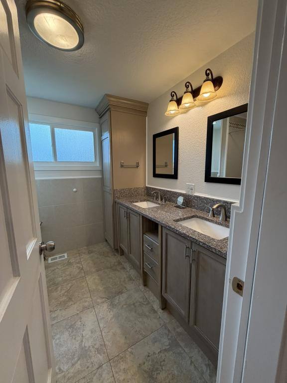 Apartment for rent at 903 E New York Ave, Deland, FL 32724