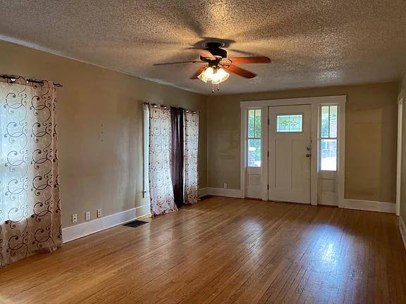 Townhouse for rent at 1118 18th St, Greeley, CO 80631