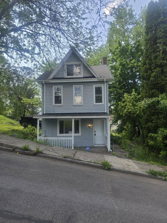 House for rent at 1818 13th Ave, Altoona, PA 16601