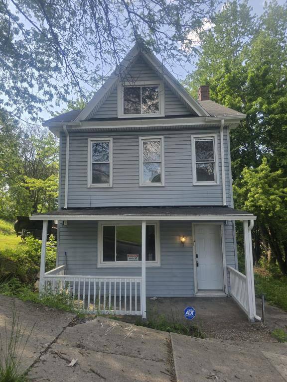 House for rent at 1818 13th Ave, Altoona, PA 16601