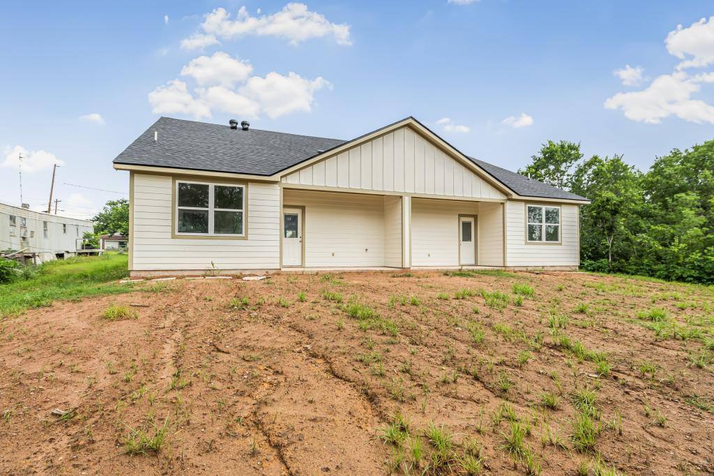 House for rent at 142 E Martin Luther King Dr, Caldwell, TX 77836
