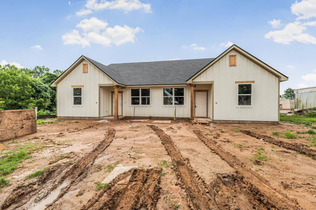 House for rent at 142 E Martin Luther King Dr, Caldwell, TX 77836