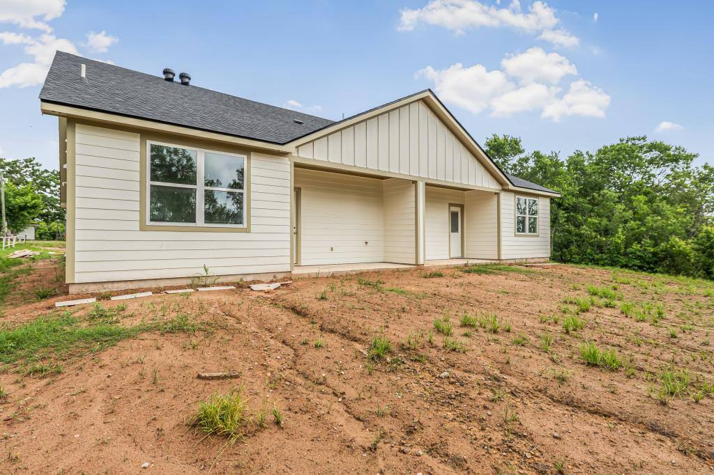 House for rent at 142 E Martin Luther King Dr, Caldwell, TX 77836