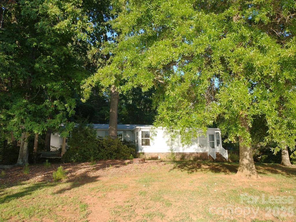 House for rent at 447 Kemp Rd, Mooresville, NC 28117