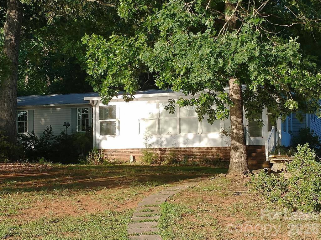 House for rent at 447 Kemp Rd, Mooresville, NC 28117