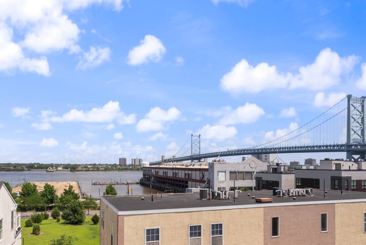 Apartment for rent at 408-10 N Front St, Philadelphia, PA 19123