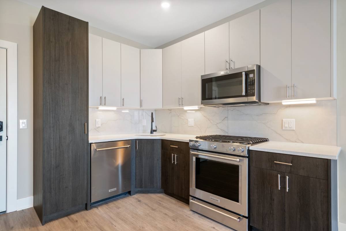 Apartment for rent at 408-10 N Front St, Philadelphia, PA 19123