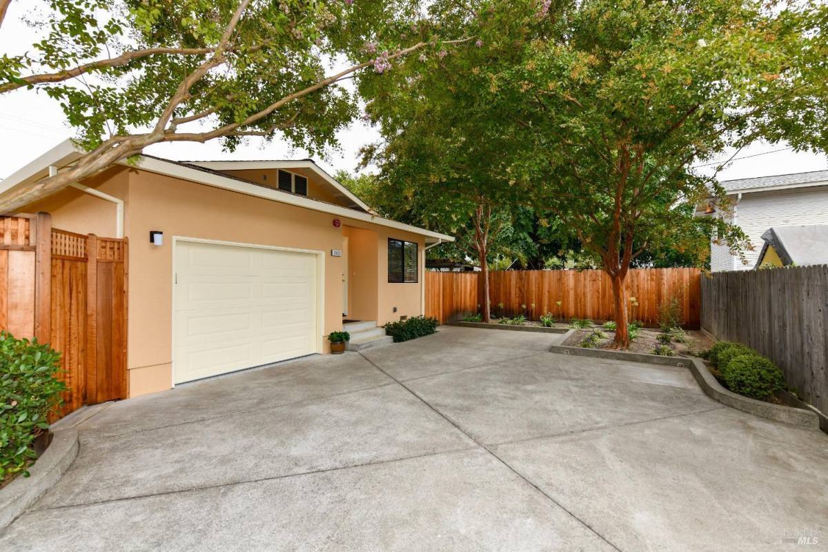 Apartment for rent at 2833 Marin St, Napa, CA 94558