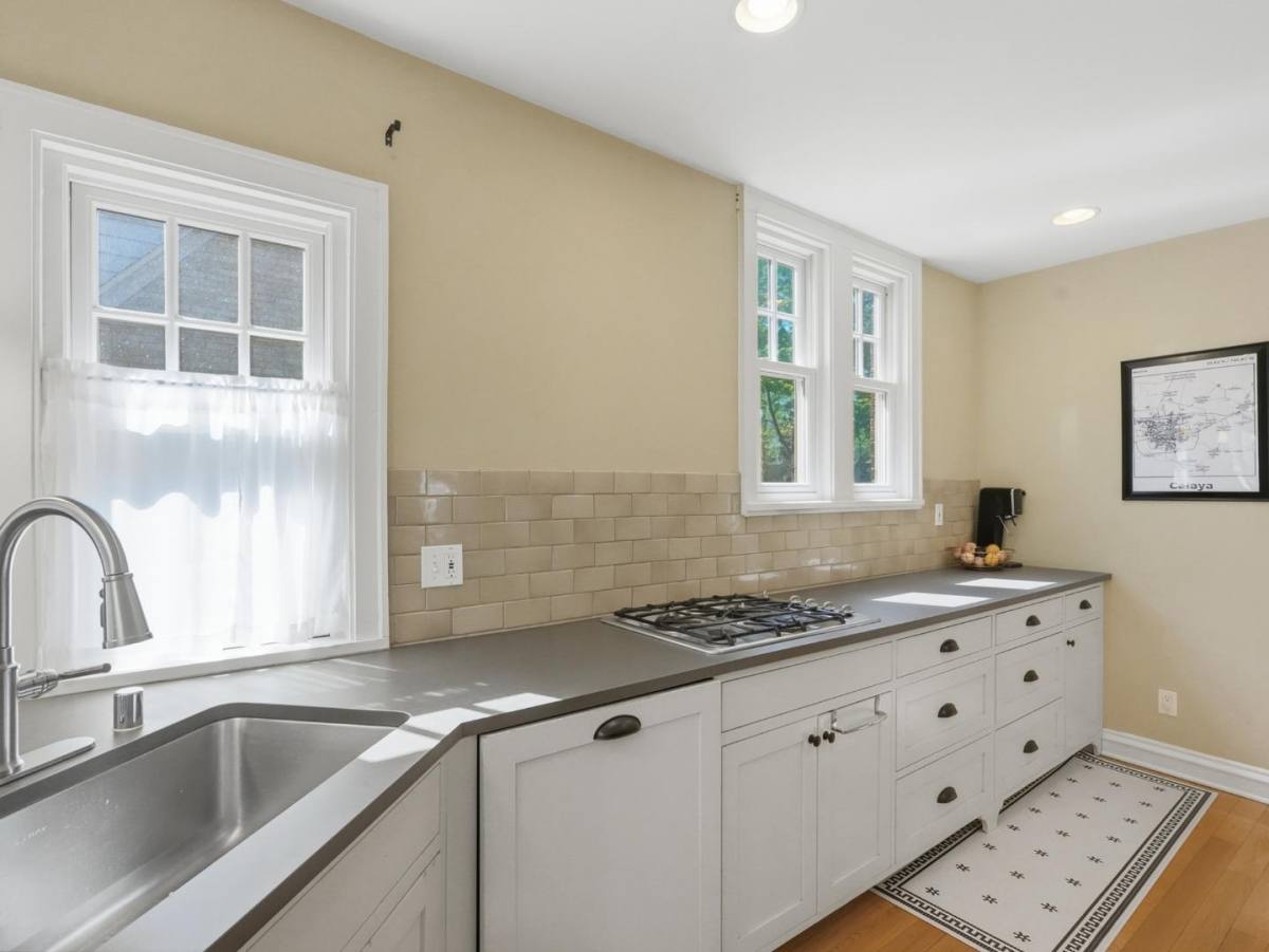 House for rent at 817 E Sylvan Ave Wisco, Milwaukee, WI 53217