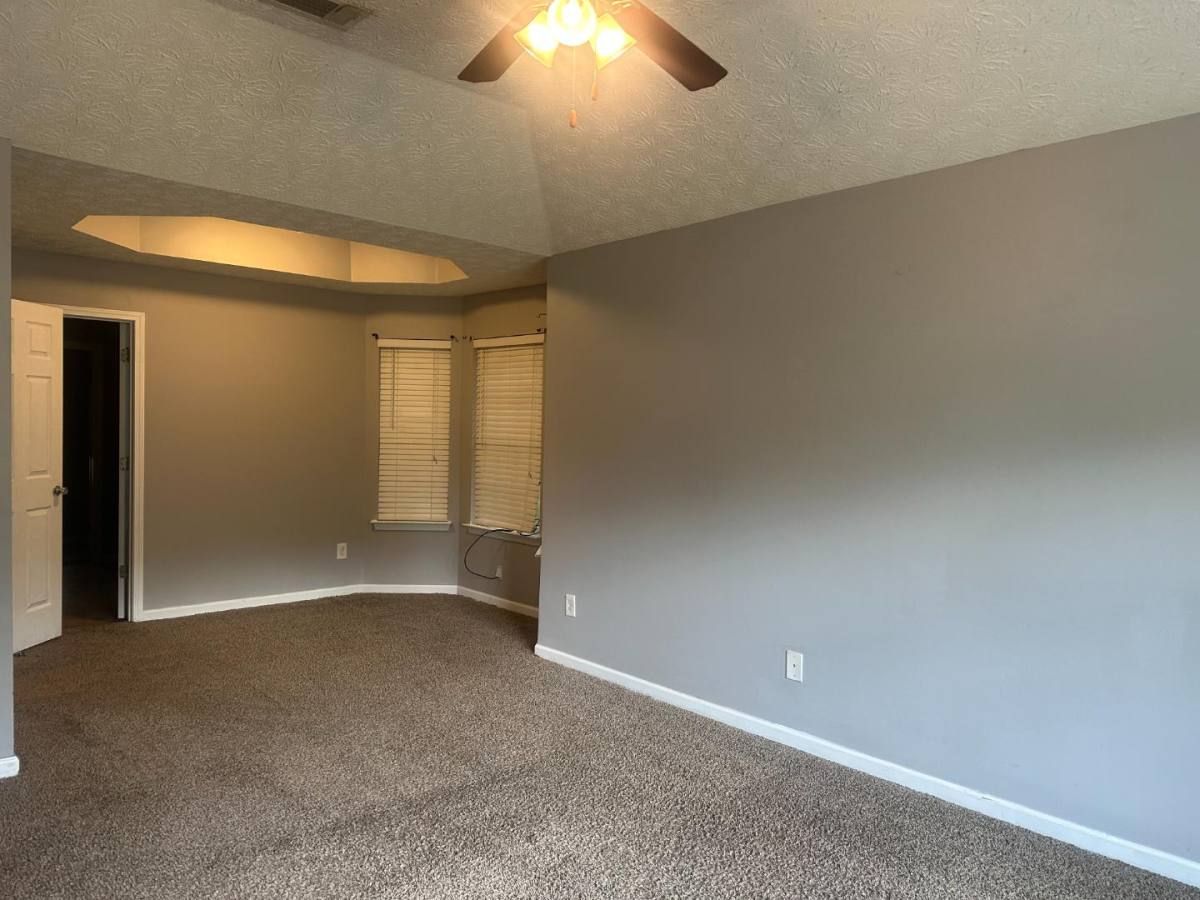 House for rent at 9 Oakwood Dr, Phenix City, AL 36870
