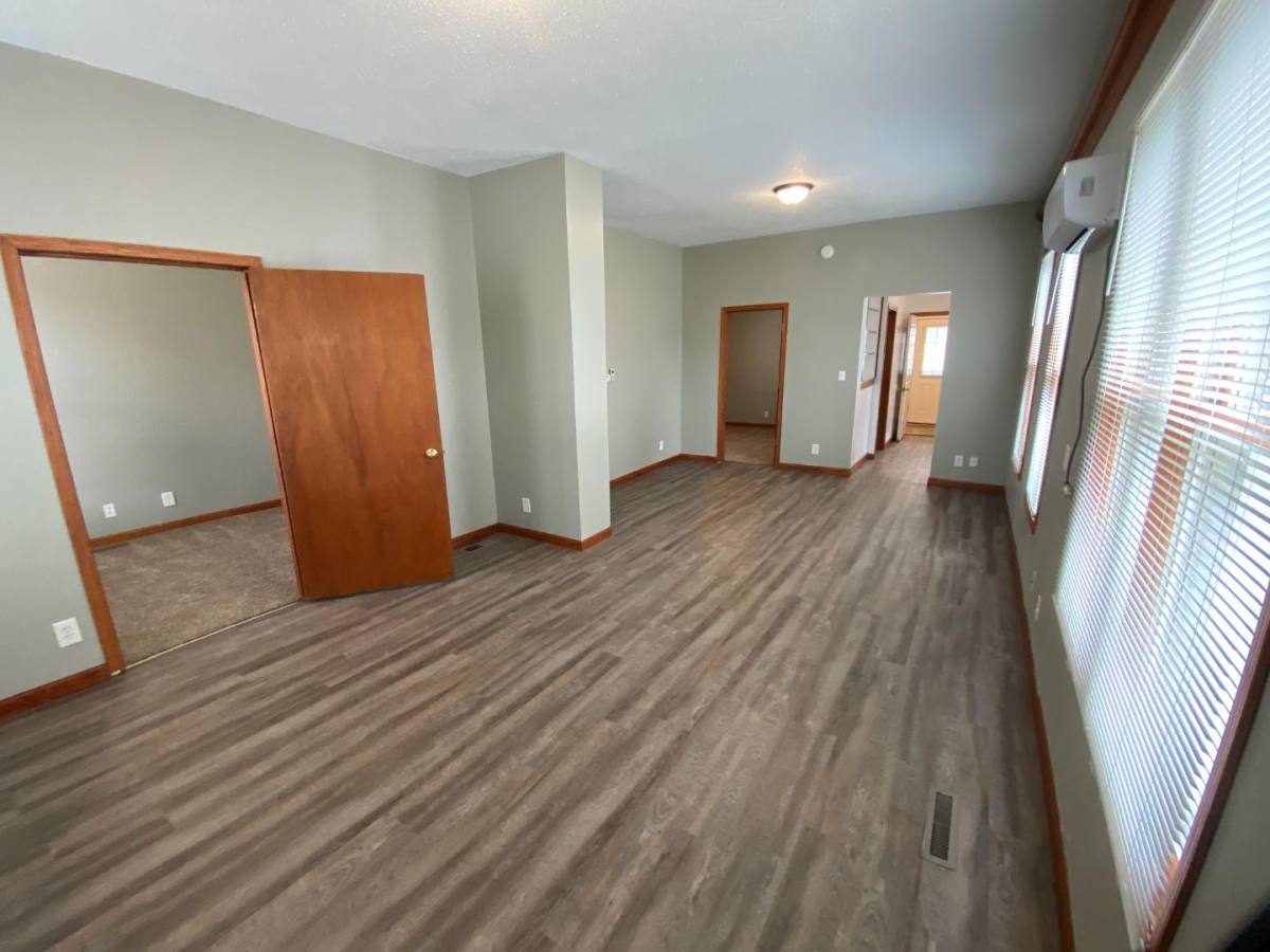 House for rent at 906 W 10th St, Sioux Falls, SD 57104