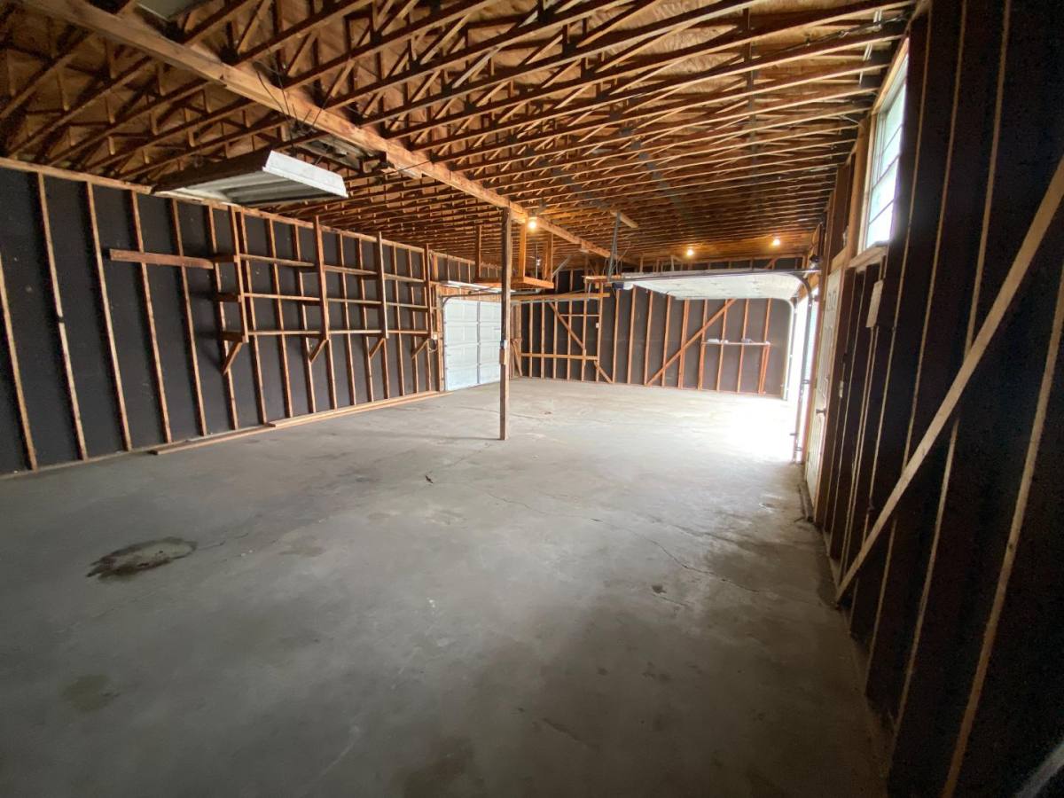House for rent at 906 W 10th St, Sioux Falls, SD 57104