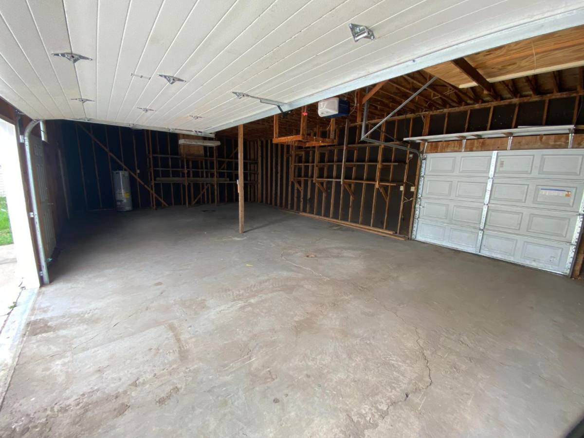 House for rent at 906 W 10th St, Sioux Falls, SD 57104