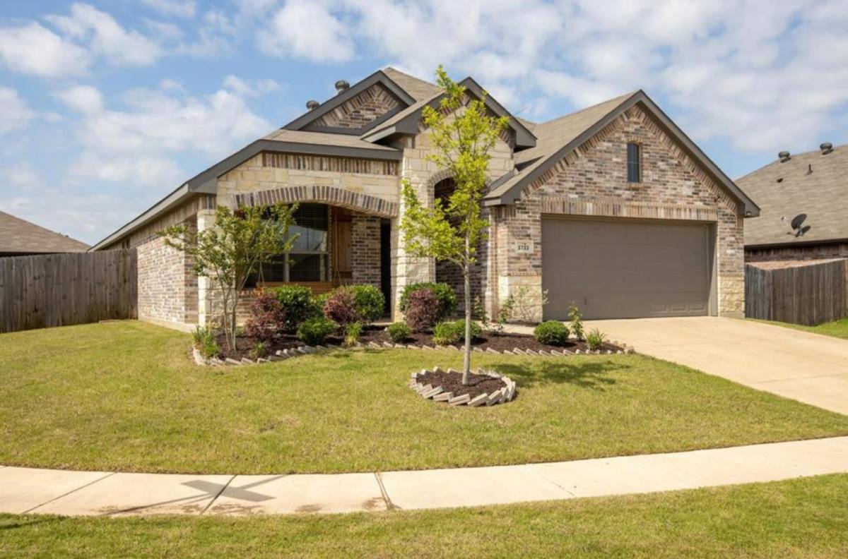 House for rent at 1712 Chivalry Lane, Fort Worth, TX 76140