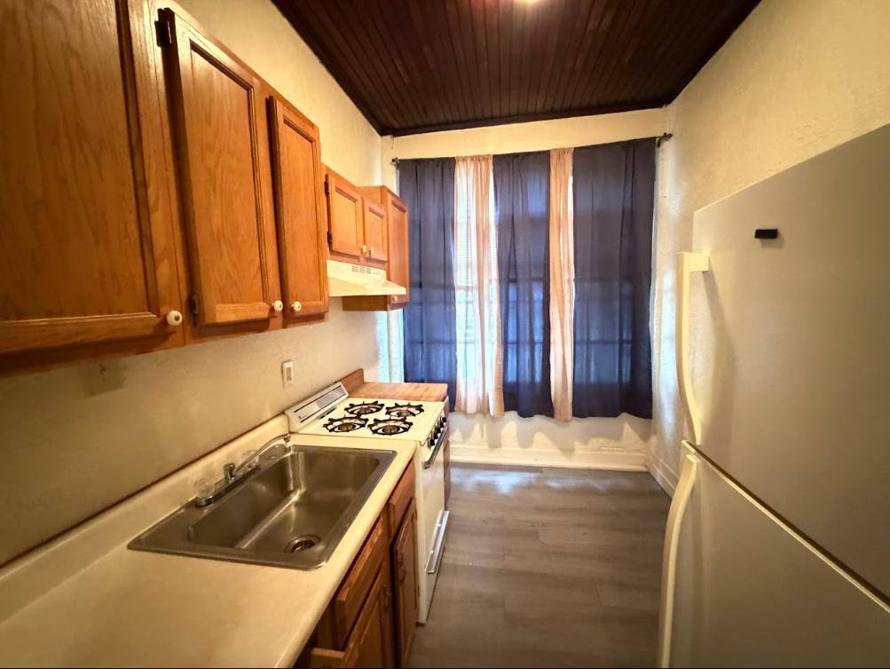 Apartment for rent at 604 Chestnut St #3, Erie, PA 16502