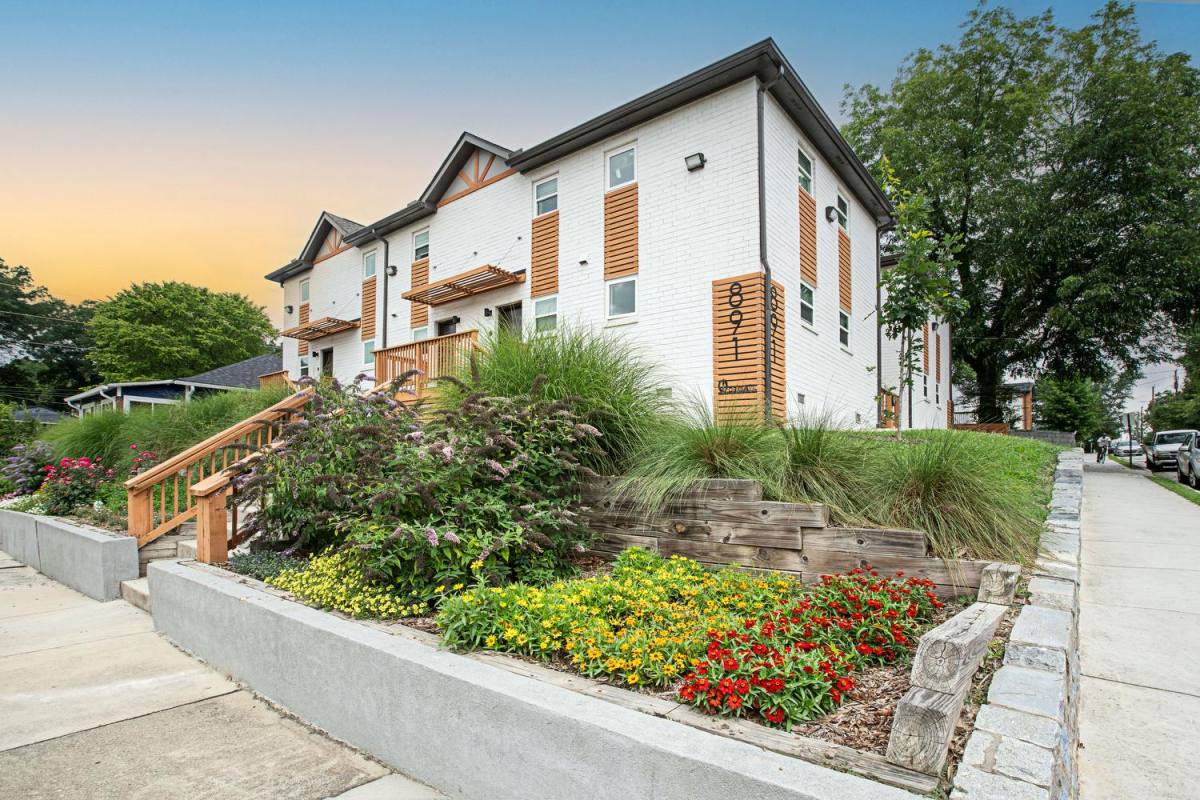 Apartment for rent at 891 N Ave NW #1, Atlanta, GA 30318