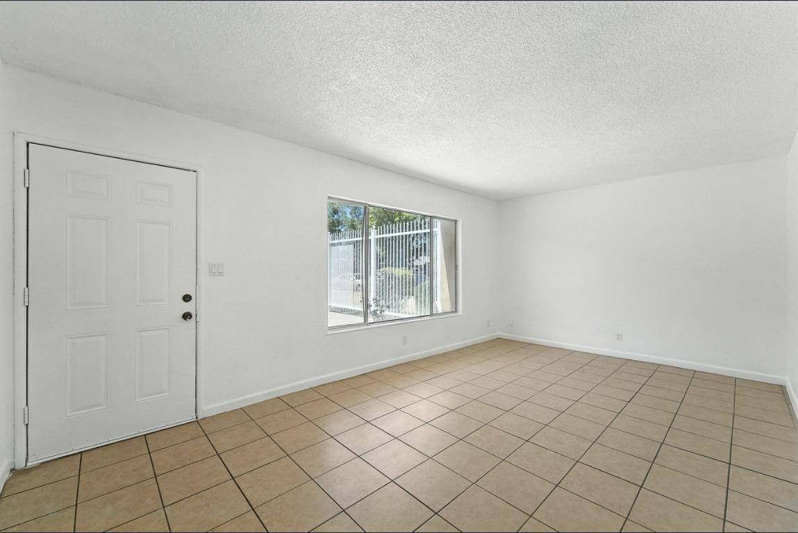 Apartment for rent at 132 W 18th St #7, Merced, CA 95340
