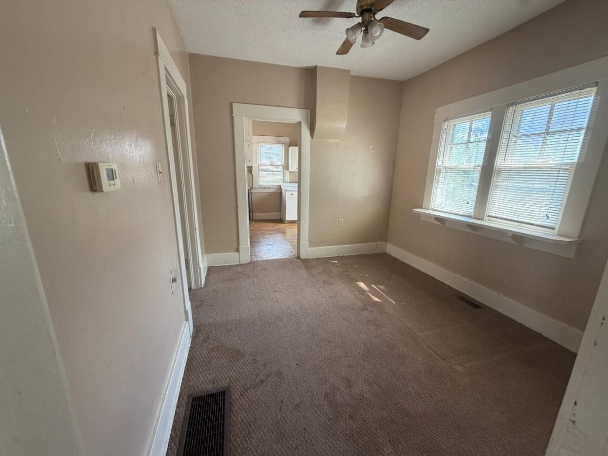 House for rent at 928 E 3rd Ave, Hutchinson, KS 67501