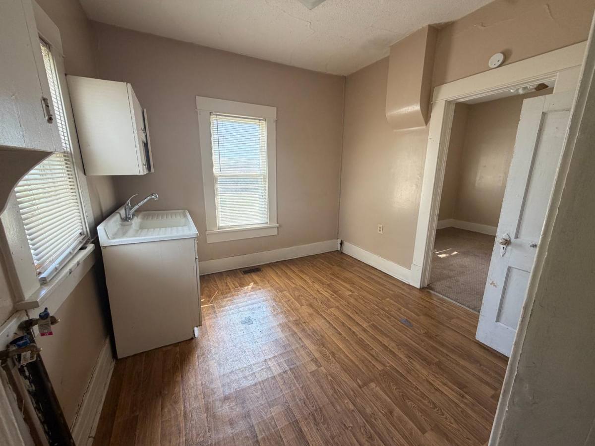 House for rent at 928 E 3rd Ave, Hutchinson, KS 67501