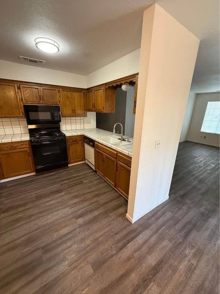 Condo for rent at 4414 W Cypress Ave, Visalia, CA 93277