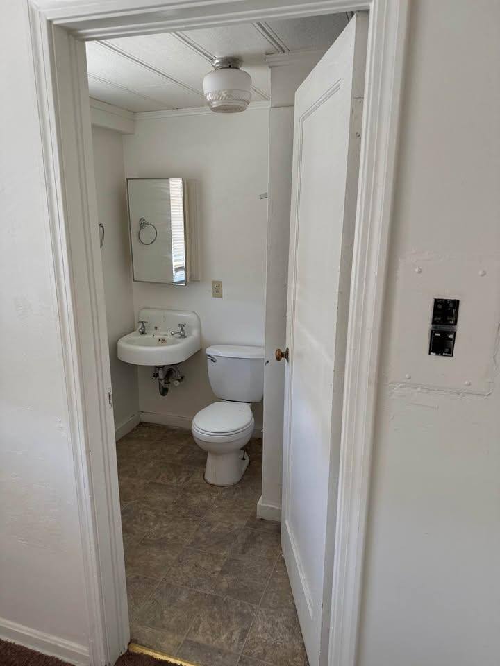 Apartment for rent at 1009 N Fulton St #3, Fresno, CA 93728
