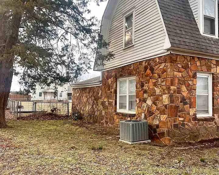 House for rent at 521 S Cleveland Ave, Cushing, OK 74023