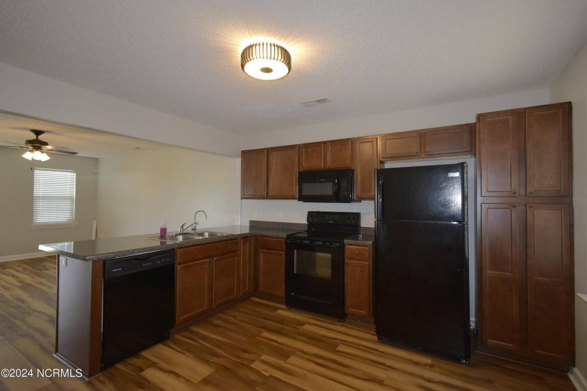Townhouse for rent at 202 Lanieve Court #202, Hubert, NC 28539