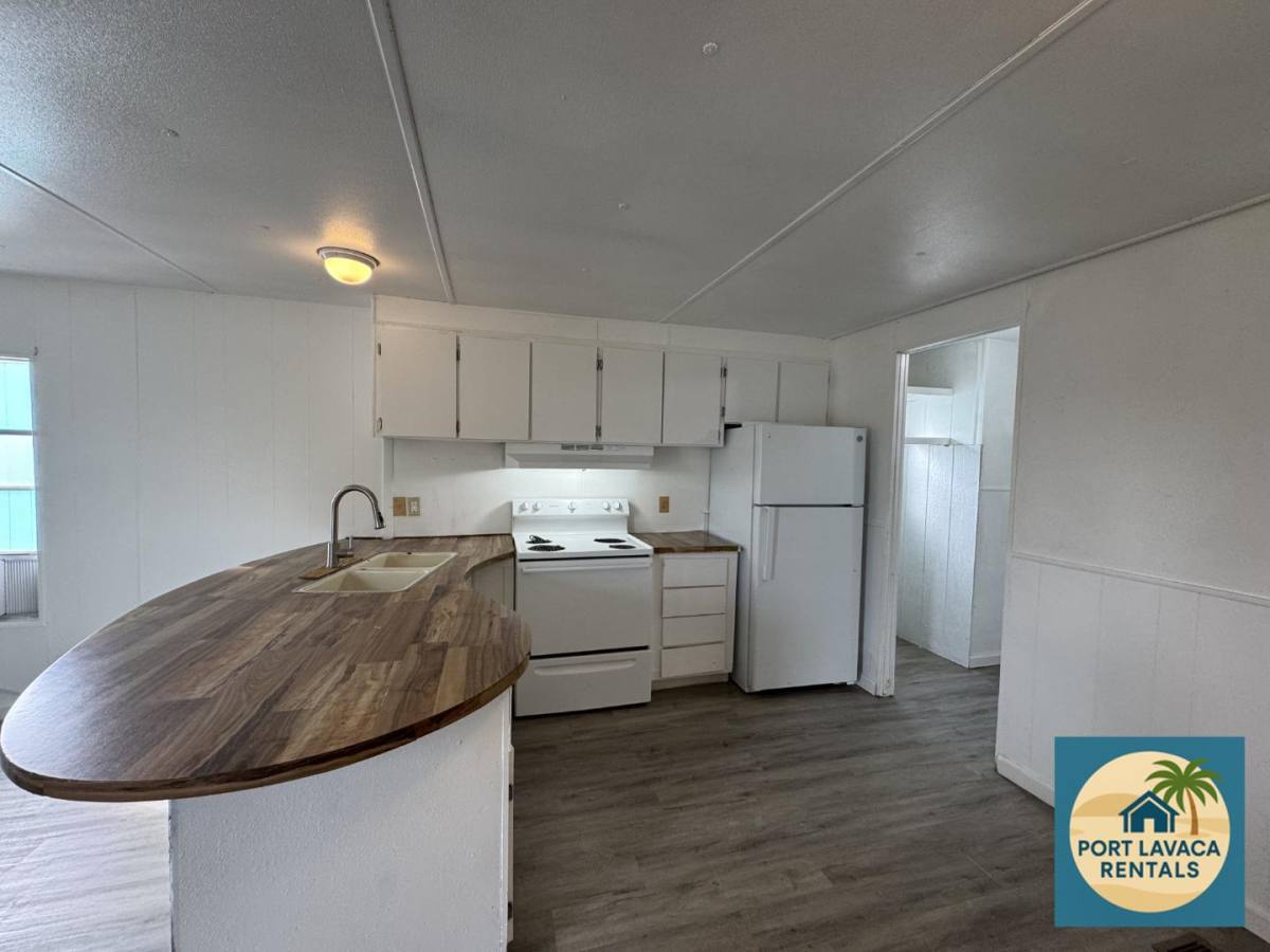 Apartment for rent at 2111 W Austin St #16 Pom, Port Lavaca, TX 77979
