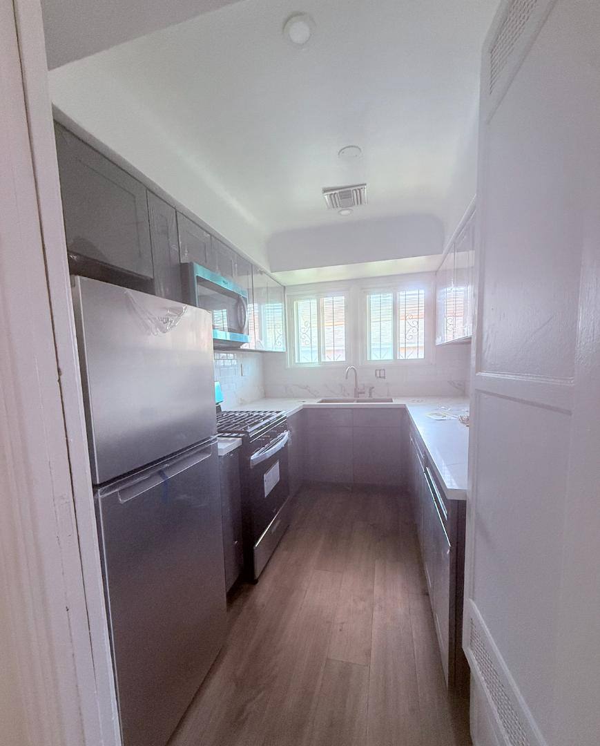 Apartment for rent at 10112 S 8th Ave #10112 3 4, Inglewood, CA 90303