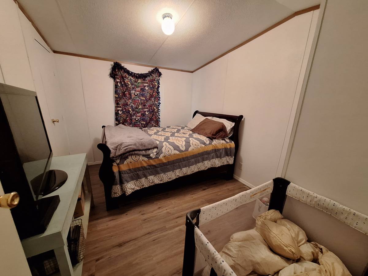 House for rent at 18500 Pine Dr, Eustace, TX 75124