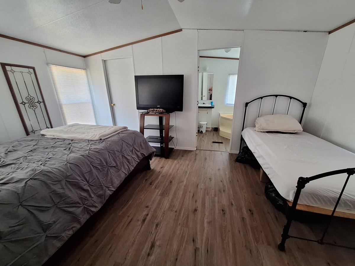 House for rent at 18500 Pine Dr, Eustace, TX 75124