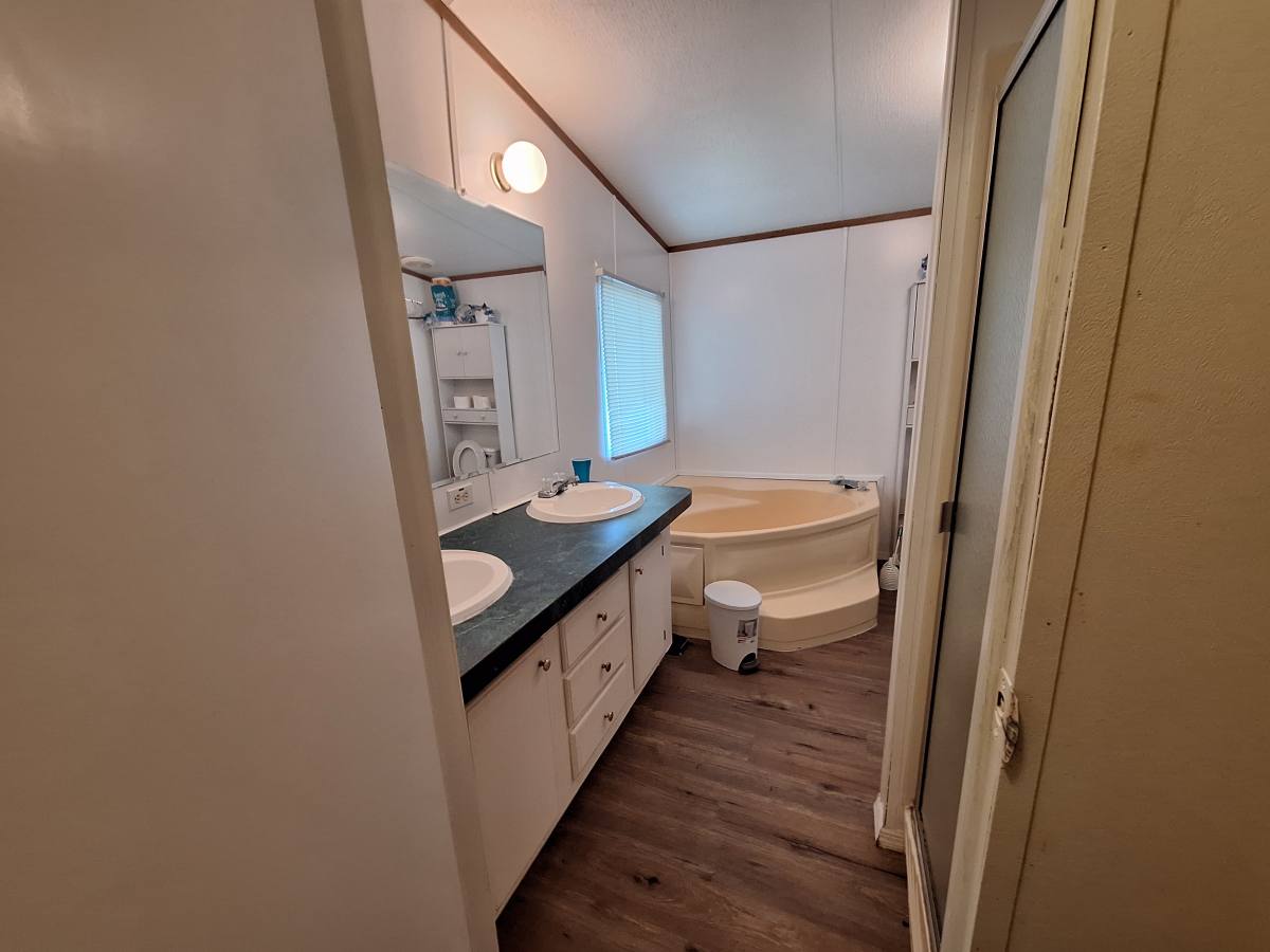 House for rent at 18500 Pine Dr, Eustace, TX 75124