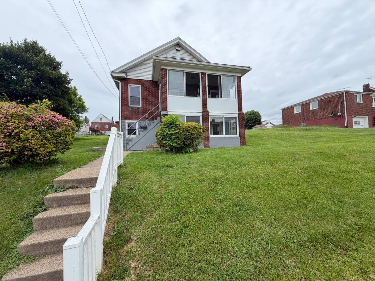 House for rent at 871 Horton St, Clairton, PA 15025