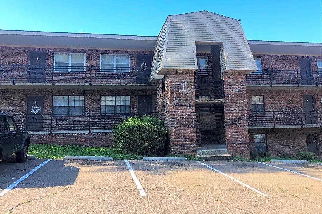Apartment for rent at Cedar Cove, 500 Louisville St, Starkville, MS 39759