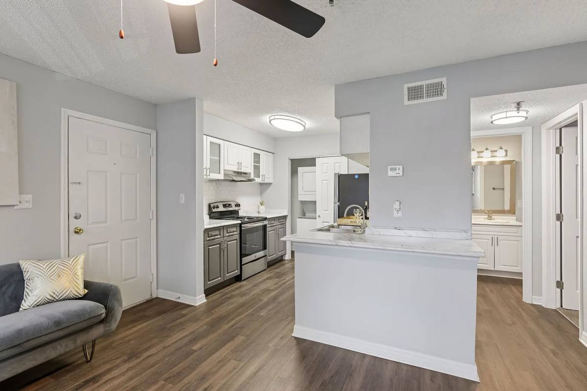 Apartment for rent at Buena Vista, 4610 N Armenia Ave, Tampa, FL 33603